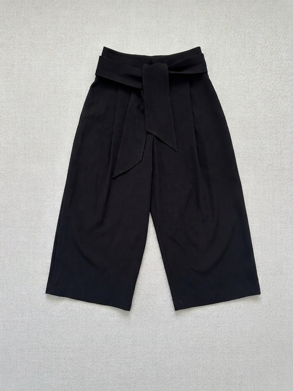 Club Monaco Black Wide Leg Belted Culotte Pants